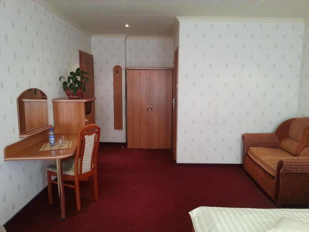 Hotel Texicana Sulechów Exterior foto